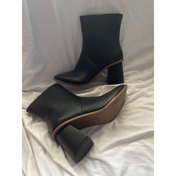 Womens Black Square Toe Ankle Boots Size 11 Zipper Closure Made In Cambodia - Picture 1 of 9